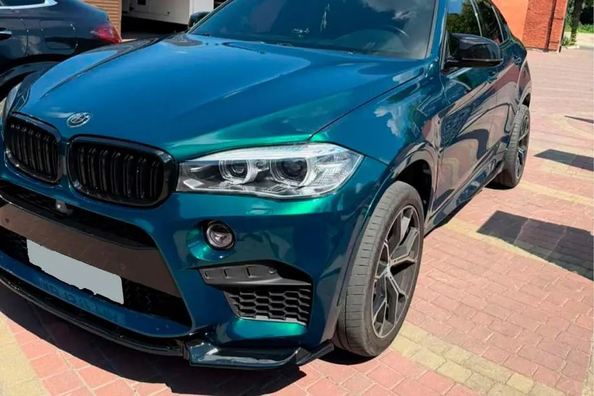 Tuning af BMW X5 F15: spejlkåber, spoiler og frontlip Foto 5