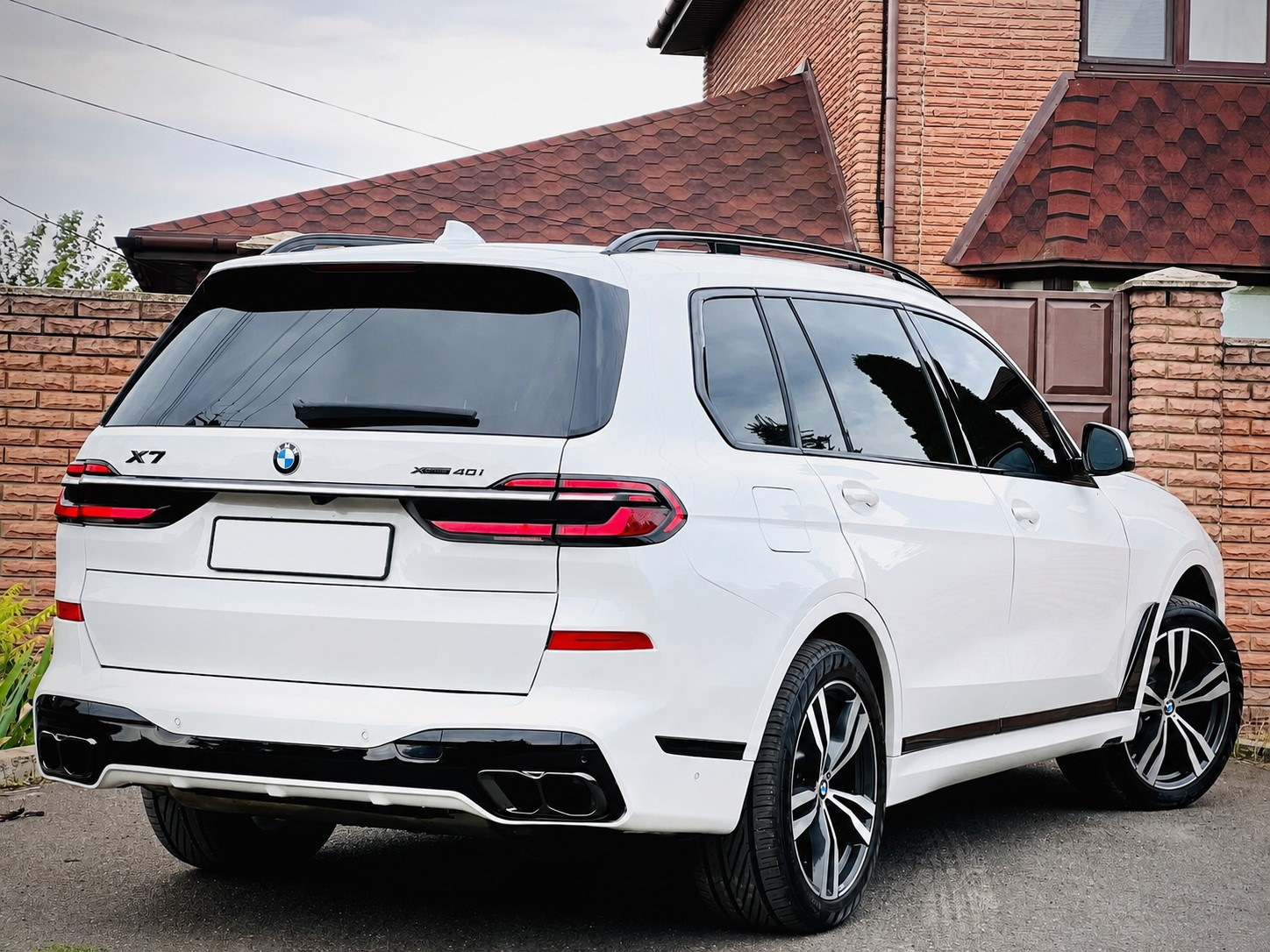 BMW X7 G07 2019–: montering af LCI M-Performance facelift-sæt