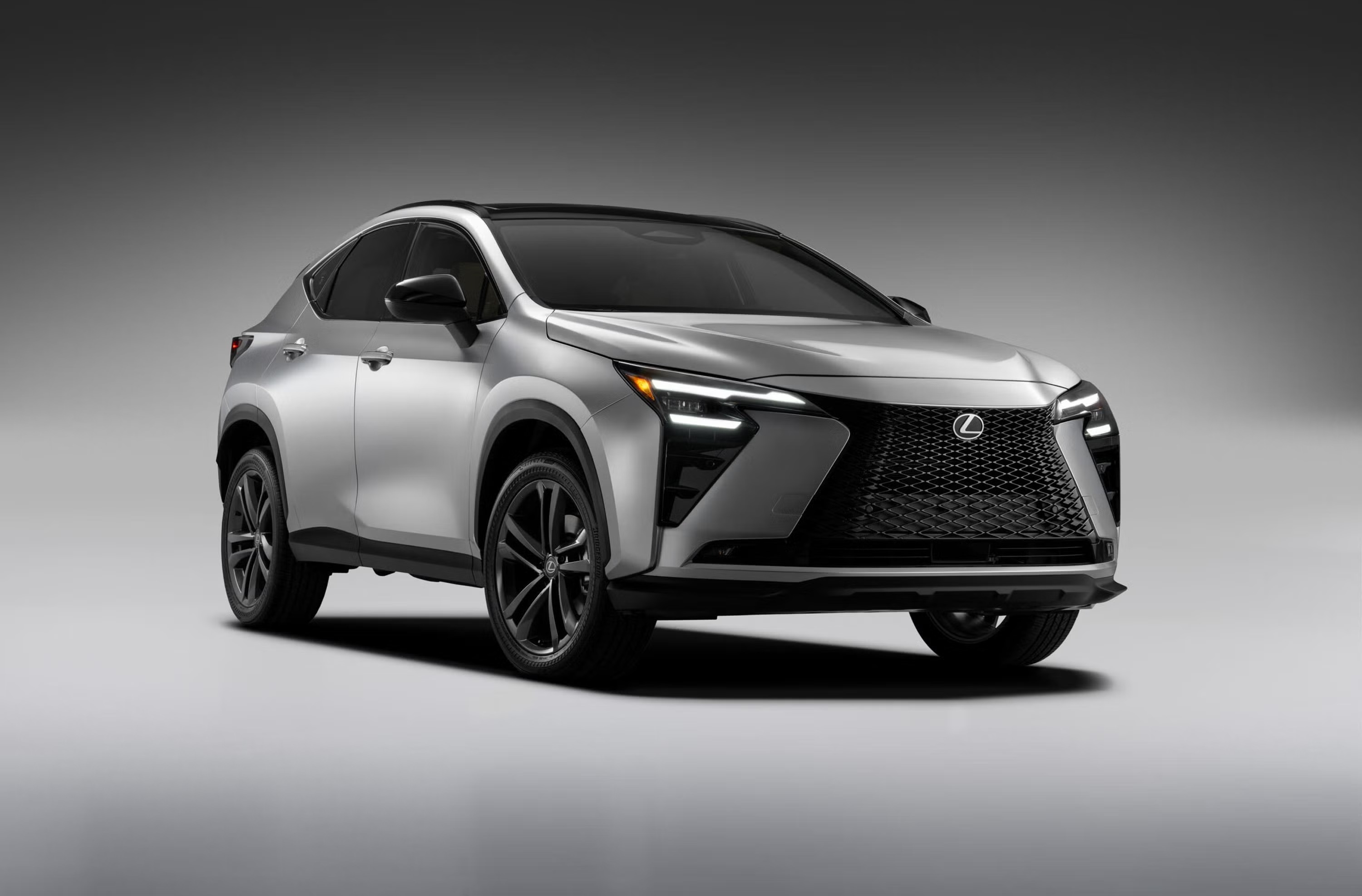 Lexus NX 2027 Facelift: nyt design, kabine og næsten 100 km på el