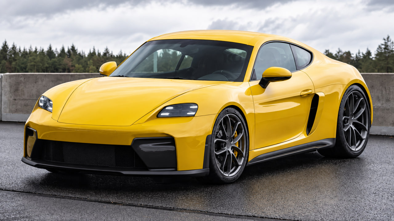 Porsche 718 EV 2027: prototype næsten uden camouflage spottet på Nürburgring