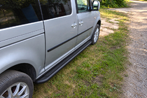 Volkswagen Caddy 2004–2010 Sidetrin Premium Black (2 stk., rustfrit stål) foto 2