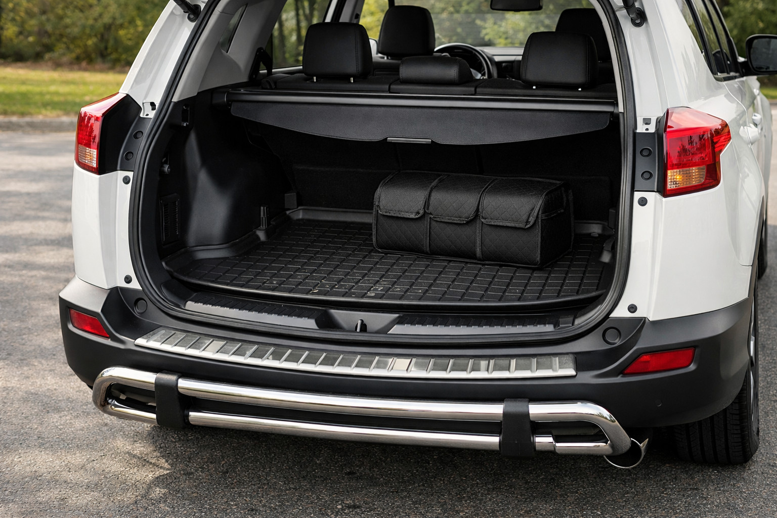 Hvad kan du montere på Toyota RAV4 2013–2018 til bagagerum og beskyttelse af bagkofanger