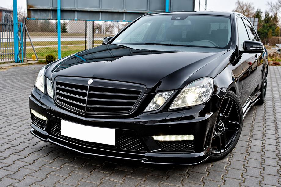 Mercedes E-class W212 2009–2016 Forreste lipspoiler DPT (til E63 AMG, 2009-2012, sort højglans) Image