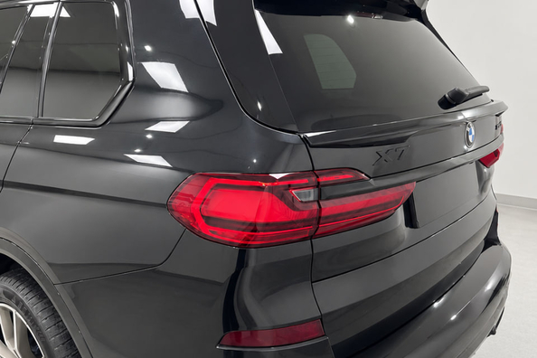 BMW X7 G07 2019–2022: montering af Paradigm Black Knight V2 bodykit på M-Sport – vores arbejde Foto 1
