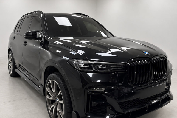 BMW X7 G07 2019–2022: montering af Paradigm Black Knight V2 bodykit på M-Sport – vores arbejde Foto 3