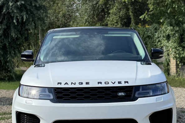 Range Rover Sport L494 2018–2022: montering af SVR-bodykit – vores arbejde Foto 19