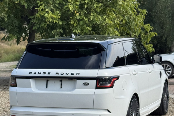 Range Rover Sport L494 2018–2022: montering af SVR-bodykit – vores arbejde Foto 13