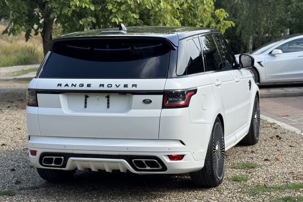 Range Rover Sport L494 2018–2022: montering af SVR-bodykit – vores arbejde Foto 12