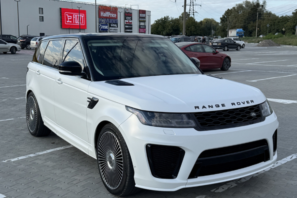 Range Rover Sport L494 2018–2022: montering af SVR-bodykit – vores arbejde Foto 4