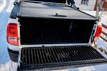 Toyota Hilux 2006–2015 OEM rullecover til lad (2010-2015, mekanisk med håndtag og lås) foto 3