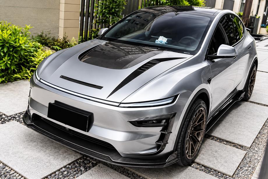 Tesla Model Y 2020– Karrosserikitsæt Carbon Aerokit (til 2025+) Foto 1