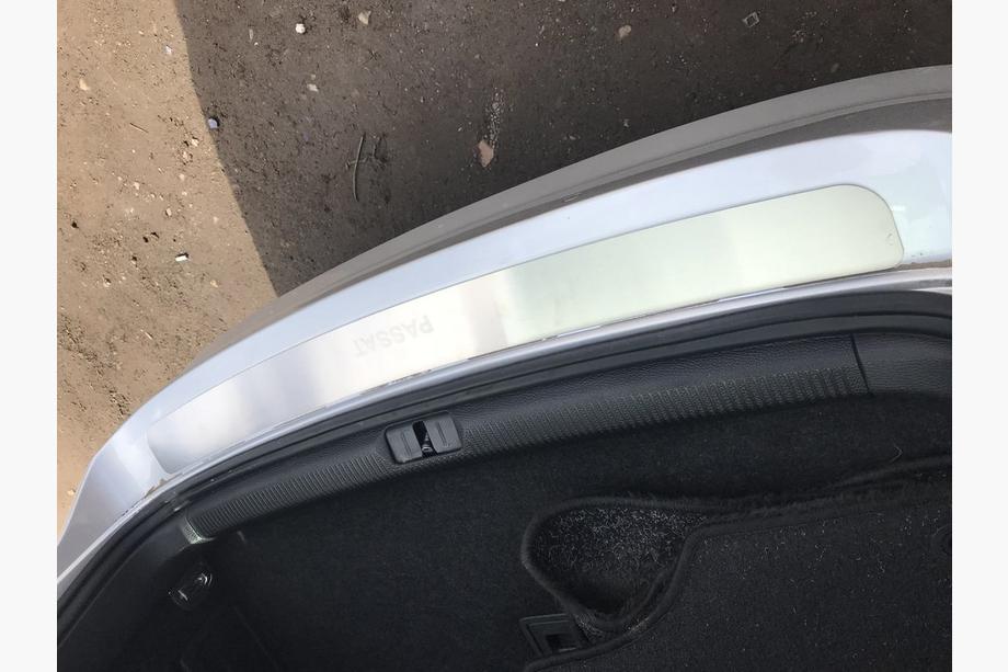 Volkswagen Passat B7 2012–2015 Bagkofangerbeskytter Nataniko (rustfri stål) Foto 3