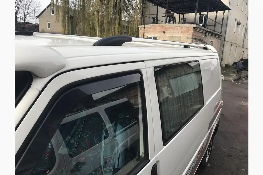 Volkswagen T4 Caravelle/Multivan 1990–2003 Tagrælinger i krom DORA (metalbeslag) Foto 4