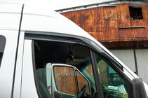 Mercedes Sprinter W906 2006–2018 Selvklæbende vindafvisere (2 stk., Sunplex Sport) foto 6