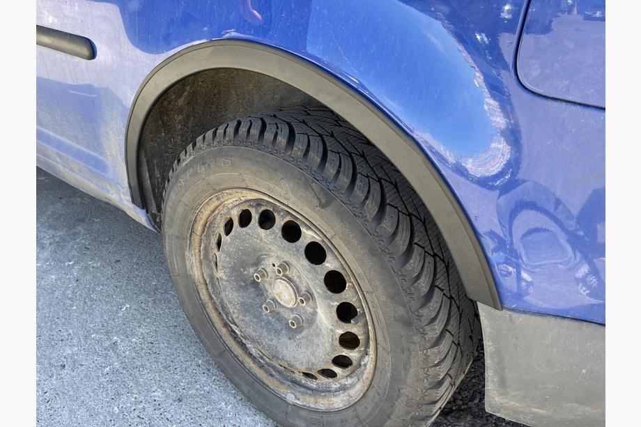 Volkswagen Caddy 2004–2010 Skærmkantslister (mat sort) Kort akselafstand, 2 skydedøre (plast) Foto 10
