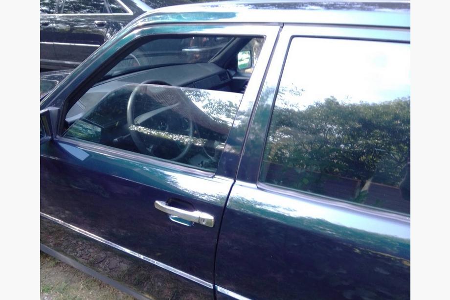 Mercedes E-klasse W124 1984–1997 Dørgrebsafdækninger (4 stk., rustfrit stål) Foto 2