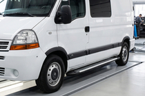 Nissan Interstar 2002–2010 Sidetrin Line (2 stk., aluminium) foto 1