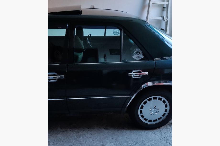 Mercedes E-klasse W124 1984–1997 Vindueslister (4 stk., rustfrit stål) Foto 1