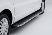 Opel Vivaro 2015–2019 BlackLine sidetrin (2 stk., aluminium) foto 1