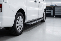 Renault Trafic 2015– RedLine V1 sidestrin (2 stk., aluminium) foto 1