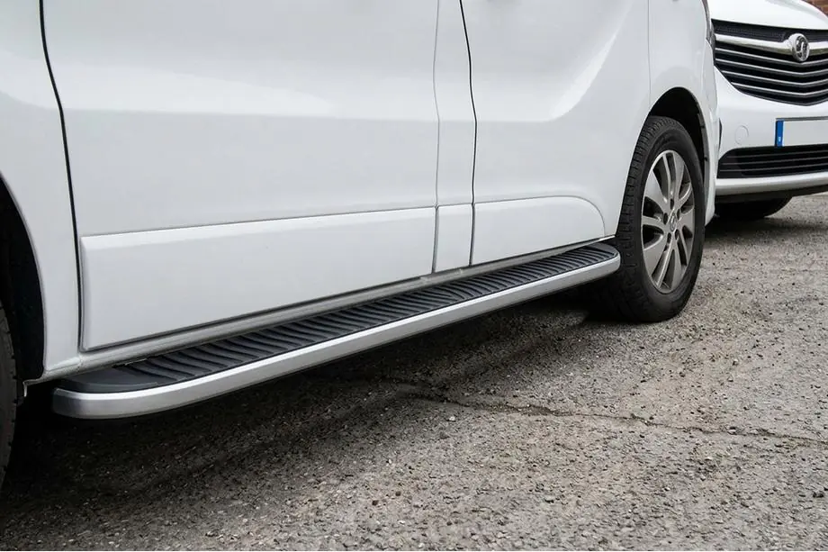 Renault Trafic 2015– Sidetrin Tayga Black (2 stk., aluminium) Image