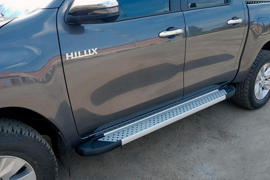 Toyota Hilux 2015– Sidetrin Allmond Grey (2 stk., aluminium) Foto 1