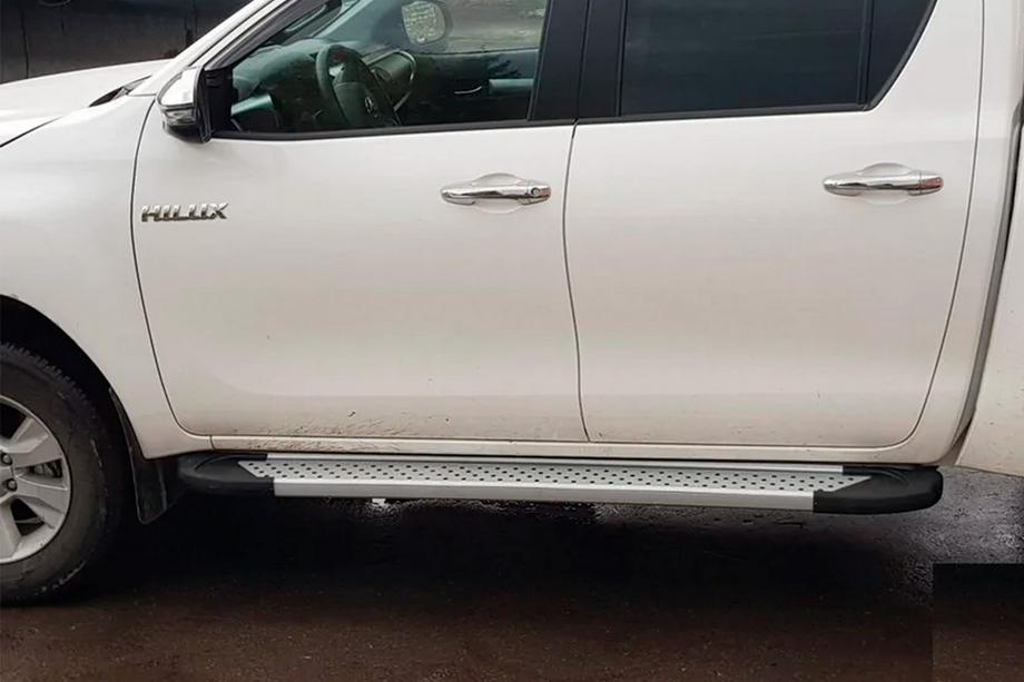 Toyota Hilux 2015– Sidetrin Allmond Grey (2 stk., aluminium) Foto 4