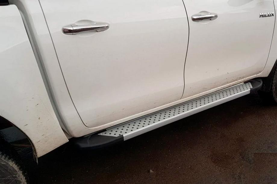 Toyota Hilux 2015– Sidetrin Allmond Grey (2 stk., aluminium) Foto 8