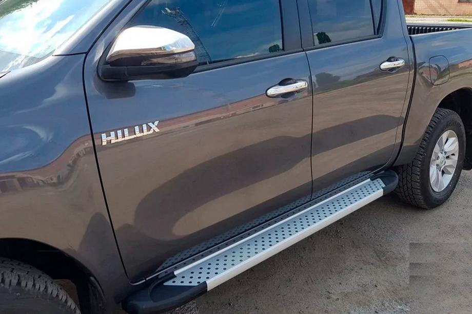 Toyota Hilux 2015– Sidetrin Allmond Grey (2 stk., aluminium) Foto 9