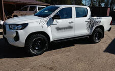 Toyota Hilux 2015– Sidetrin Allmond Black (2 stk., aluminium) foto 2