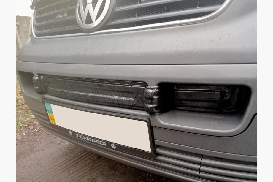 Volkswagen T5 Transporter 2003–2010 Nederste afdækning til kølergrill (fuld) Mat med isolering Image