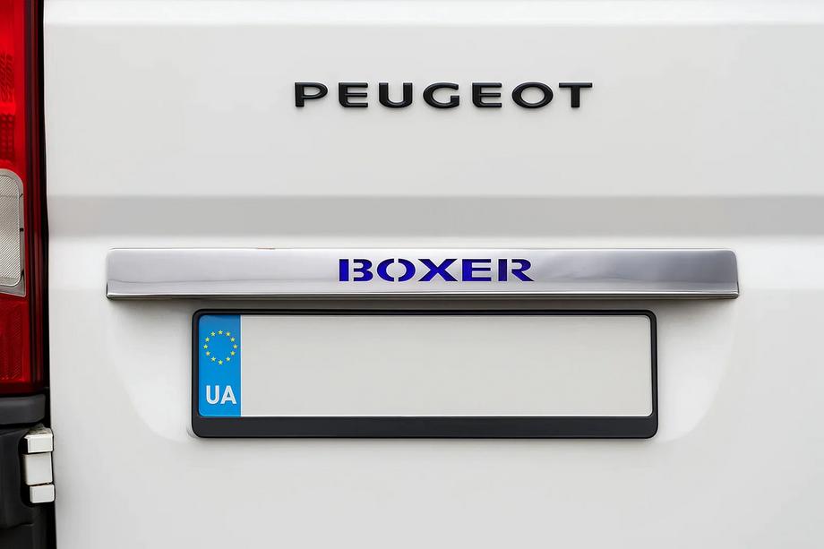 Peugeot Boxer 2006–2025 Kromliste over nummerplade med blå LED (rustfrit stål) Foto 1