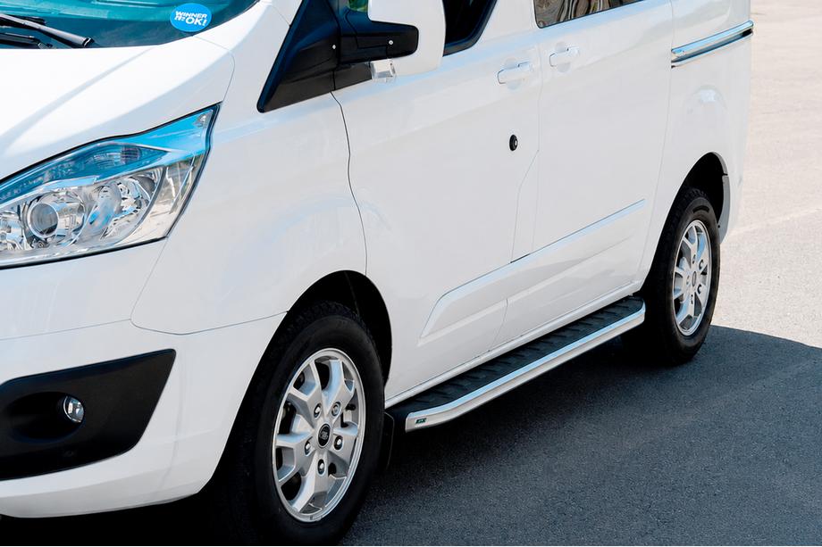 Ford Custom 2013–2022 Fullmond sidetrin (2 stk., aluminium) Image
