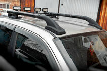 Volkswagen Amarok 2010–2022 Tagrælinger Black Shark (med tværstænger) foto 2
