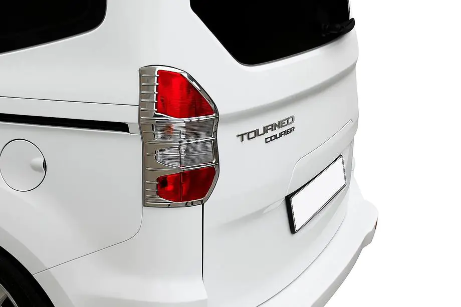 Ford Courier 2014–2023 Stoplygte-kromcovers (2 stk., plast) Image