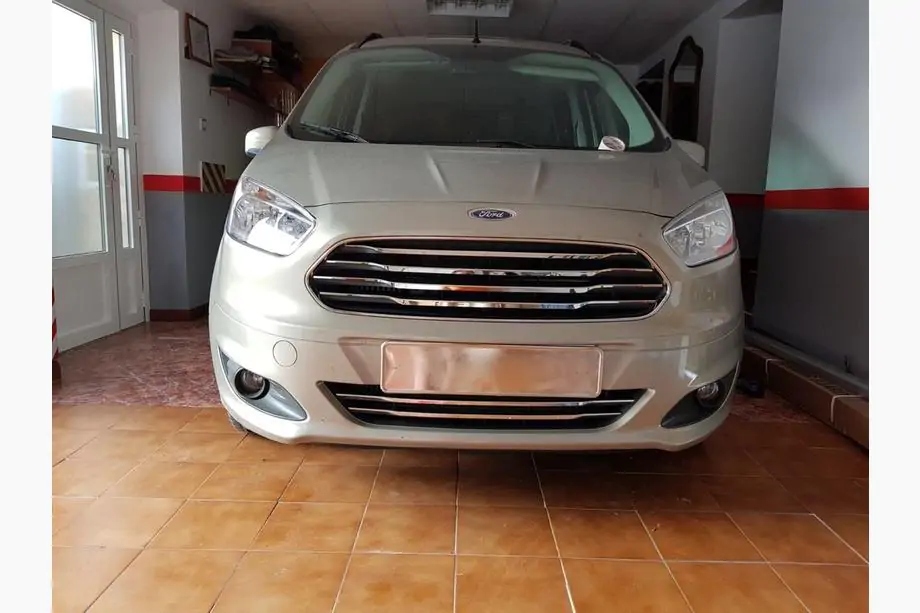 Ford Courier 2014–2023 Grilllister OmsaLine (2014-2018, 4 stk, rustfrit stål) Image