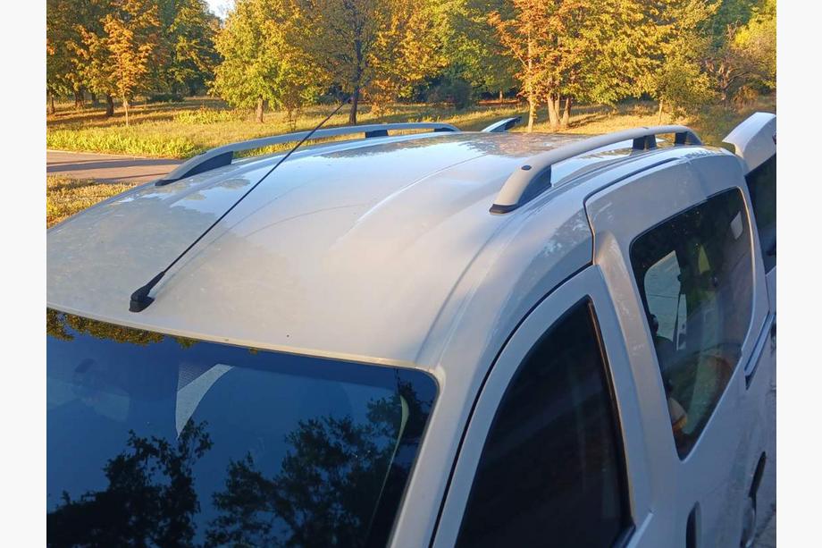 Renault Dokker 2013–2022 Tagrælinger Skyport (mat grå) Image