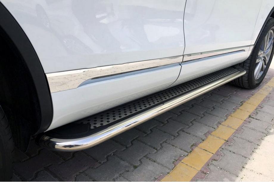Volkswagen Touareg 2010–2018 Sidetrin Maydos V2 (2 stk., aluminium ↗ rustfrit stål) Foto 1