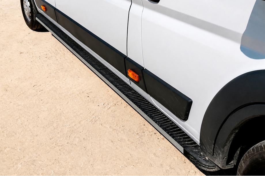 Fiat Ducato 2006–2025 Maya sidetrin (2 stk., aluminium) Image