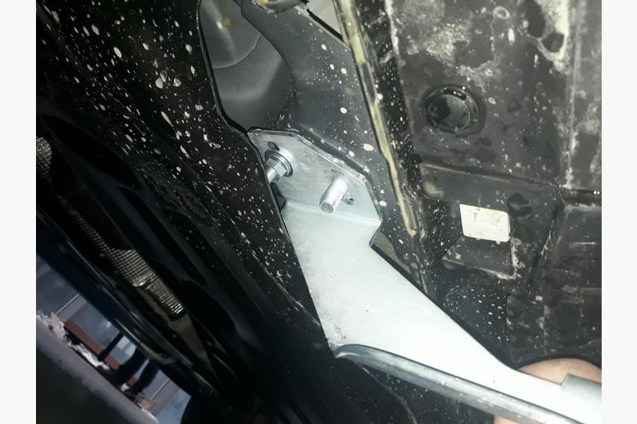 Ford Kuga/Escape 2013–2019 Sidetrin Maya V1 (2 stk., aluminium) Med sorte dørbeskyttere Foto 3