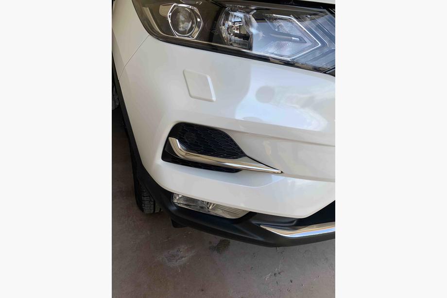 Nissan Qashqai 2014–2021 Rustfri ståldæksler til tågelygter (2017↗) OmsaLine - italiensk rustfrit stål Image