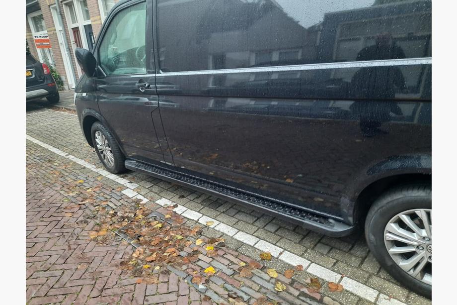 Volkswagen T6 2015–2024 Sidetrin Allmond Black (2 stk., aluminium) Image