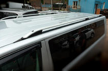 Volkswagen T6 2015–2024 Tagrælinger CROWN (mat grå) foto 1