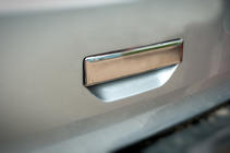 Volkswagen T6 2015–2024 Krom cover til bagdørshåndtag (rustfrit stål) Carmos - Tyrkisk stål foto 3