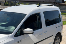 Volkswagen Caddy 2015–2020 Krom tagrælinger Standardbase, metalfødder foto 4