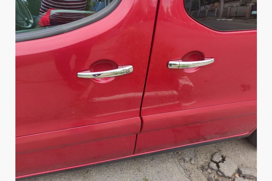 Citroen C-4 Picasso 2006–2013 Dørgrebscovers (rustfrit stål) Carmos - Tyrkisk stål Foto 6