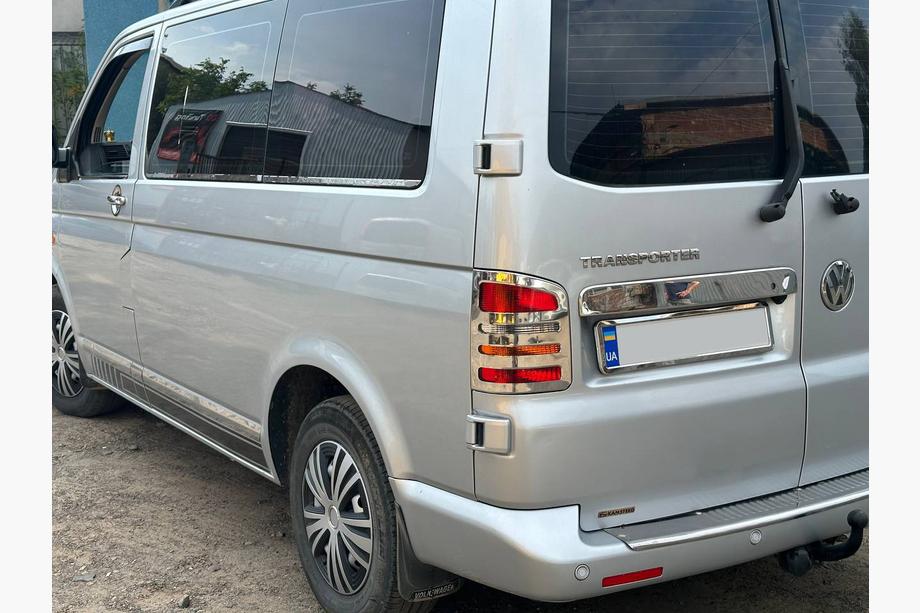 Volkswagen T5 Caravelle 2004–2010 Liste over nummerpladen til sidehængslede døre (rustfrit stål) Foto 4