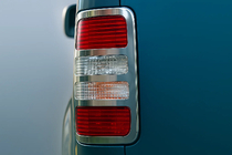 Volkswagen Caddy 2010–2015 Baglygtebeklaedning V1 (2 stk., rustfrit staal) foto 1