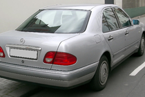 Mercedes E-class W210 1995–2002 Kromliste over nummerpladen (Sedan) foto 1