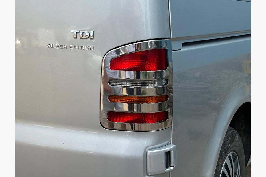 Volkswagen T5 Transporter 2003–2010 Krom baglygterammer (2 stk., rustfrit stål) 2 døre, OmsaLine - italiensk rustfrit stål Foto 2